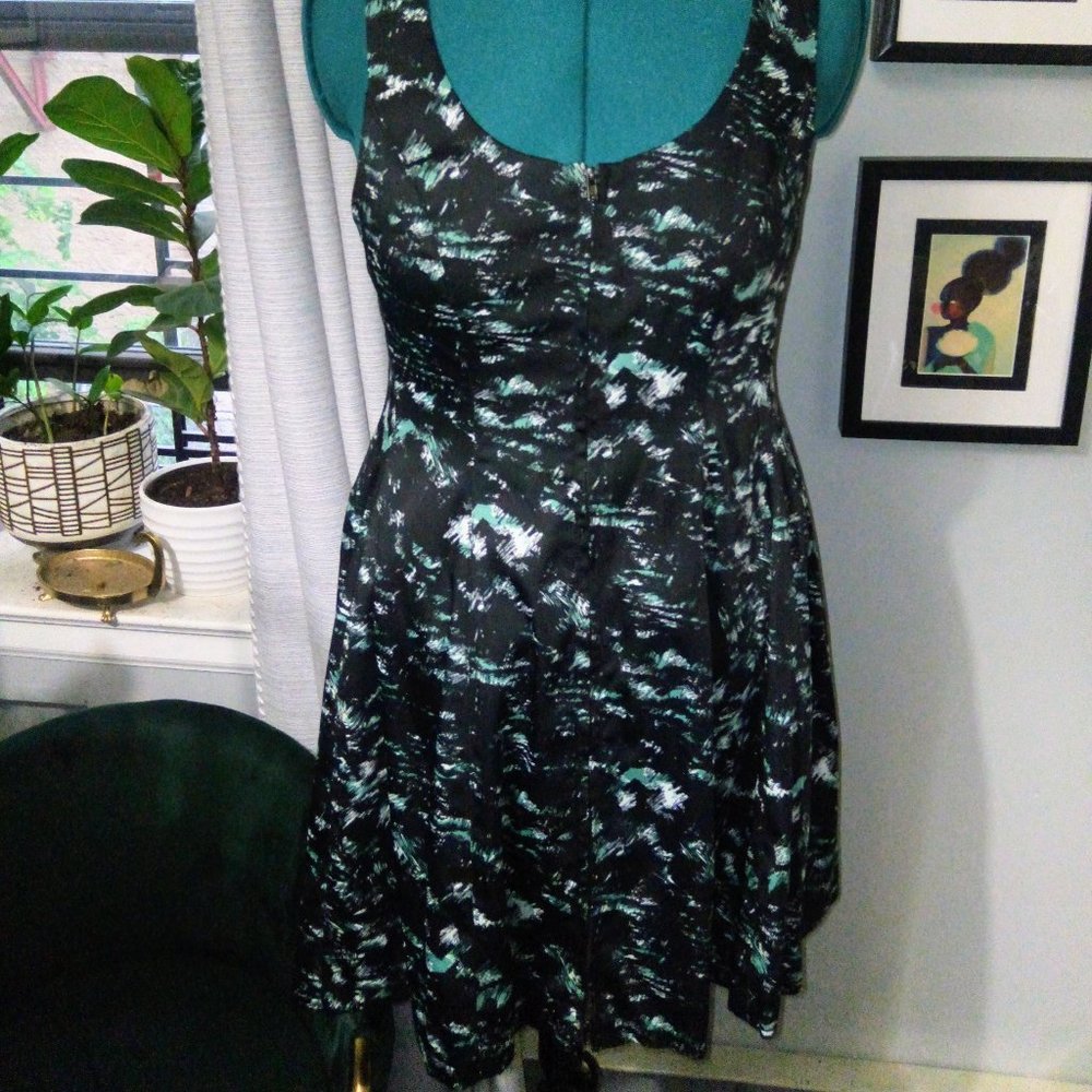 BCBGeneration Abstract Print Zip Front Dress Sz 10 NWOT